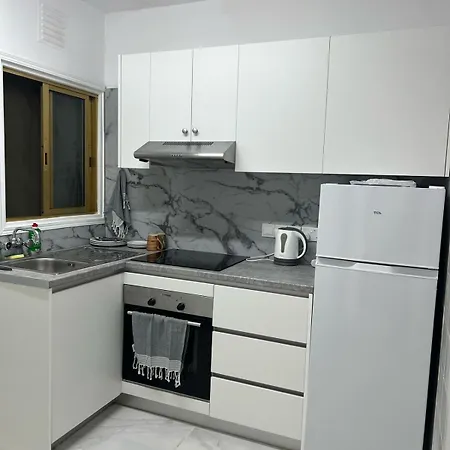 Tiffany 11 Finikoudes Appartement