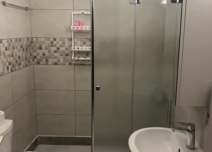 Jane 11 - 2 Bedrooms Finikoudes Апартаменты Ларнака